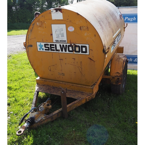 1772 - Selwood towed bowser
