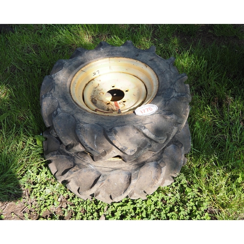 1776 - Pair of wheels and tyres 7.50-16