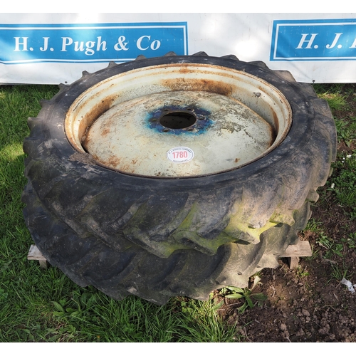 1780 - Pair of wheels and tyres 9.50 R36