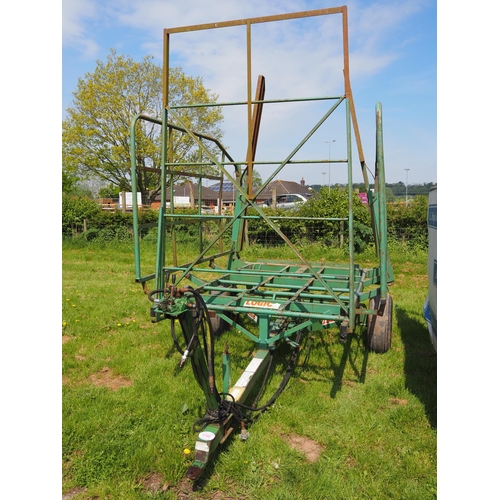 1798 - Logic bale carrier