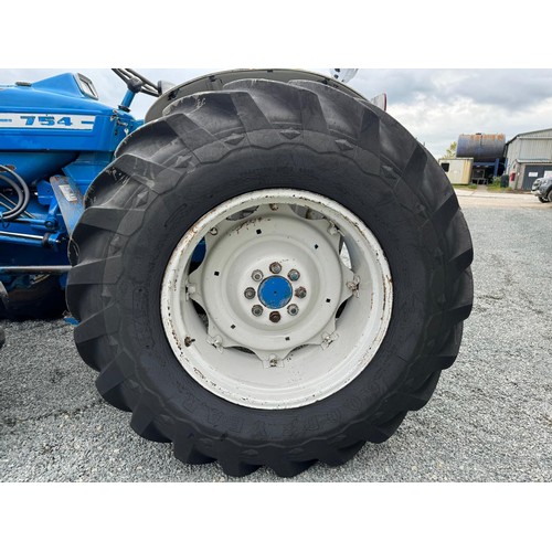 281 - County 754 Select-O-Speed tractor. 1969. Good Year tyres, agricultural spec, 1 x DASV, imported from... 