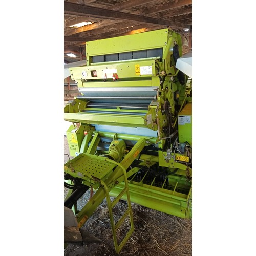 1558 - Claas 260 Roto Cut baler with knives. 2006. Variable bale size from 0.9-1.55m. 2.1m pickup. Sound co... 