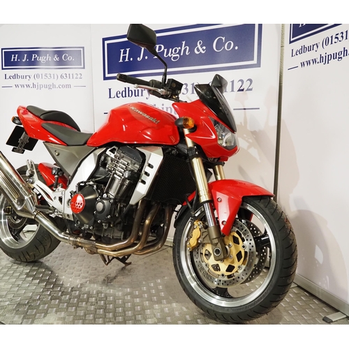 1023 - Kawasaki ZR1000 A2H motorcycle. 2005. 953cc. 
Frame No. JKAZRT00AAA020753
Engine No. ZRT00AE019912
R... 