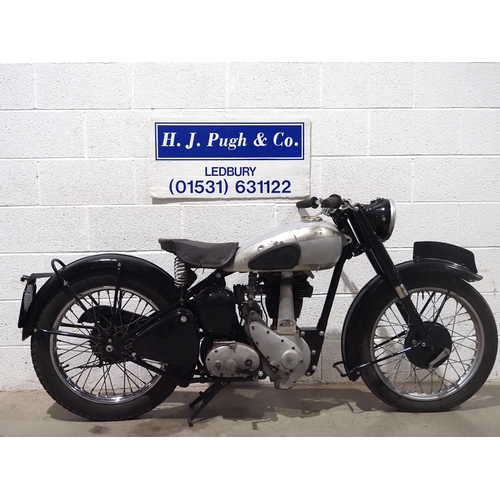 1029 - BSA B31 motorcycle project. 1946. 350cc. 
Frame No. XB319838
Engine No. XB317937
Requires finishing.... 