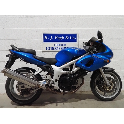 1038 - Suzuki SV650s motorcycle. 1999. 645cc
Runs and rides. MOT until 30/6/2024. 
Reg. T301 XEG. V5. Key