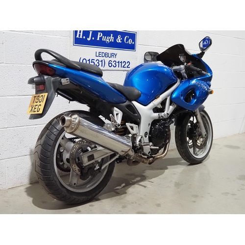 1038 - Suzuki SV650s motorcycle. 1999. 645cc
Runs and rides. MOT until 30/6/2024. 
Reg. T301 XEG. V5. Key