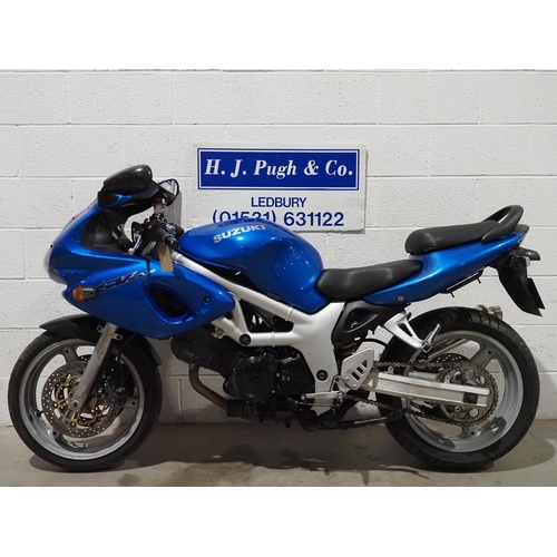 1038 - Suzuki SV650s motorcycle. 1999. 645cc
Runs and rides. MOT until 30/6/2024. 
Reg. T301 XEG. V5. Key