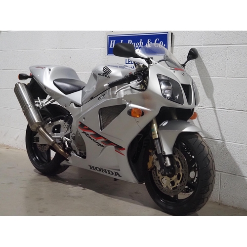 1041 - Honda VTR1000 motorcycle. 2001. 999cc. 
Runs and rides. Showing 5268 miles. 
Reg. GP51 YFH. V5 and k... 