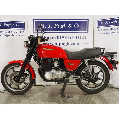 1045 - Kawasaki GT550 motorcycle. 1994. 553cc
Runs and rides. New battery, plugs and leads and rear shocks.... 