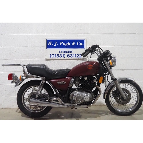 1054 - Suzuki GS450 motorcycle. 
Runs but will require recommissioning. Import. 
Come with Nova document. K... 