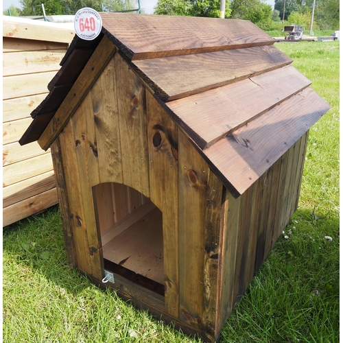 640 - Dog kennel 3ft x 2ft