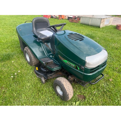 152F - Hayter Heritage H19/40 ride on mower, good working order. Key in office