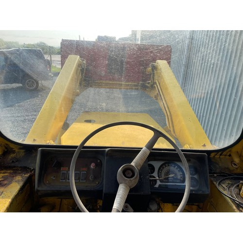 293 - JCBS 2D11. Starts and drives, detachable back hoe with top cover and quadrant. Vendor bought it dire... 