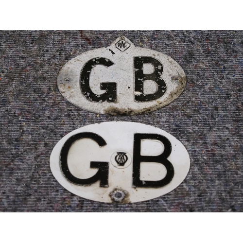 477 - RAC and AA GB car badges