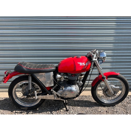 894 - BSA Lightning motorcycle. 1972. 650cc
Frame No. DE06637 A65L
Engine No. DE06637 A65L
Engine turns ov... 