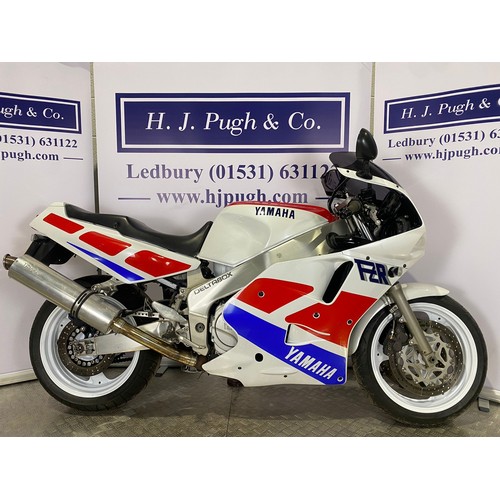 1065 - Yamaha FZR1000 exup motorcycle. 1990. 1002cc
Runs and rides. 
Reg. H684 FLK. V5. Key