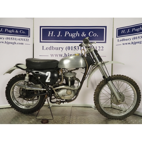 1060 - BSA trials motorcycle. 250cc
Engine No. B25 B2476S
Engine turns over. Last run around 5 years ago an... 