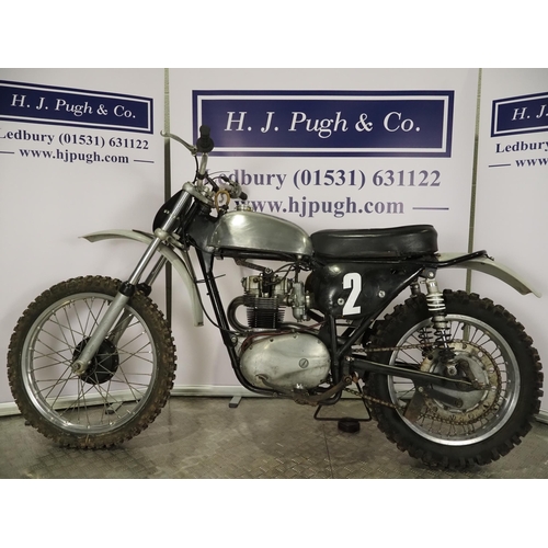 1060 - BSA trials motorcycle. 250cc
Engine No. B25 B2476S
Engine turns over. Last run around 5 years ago an... 