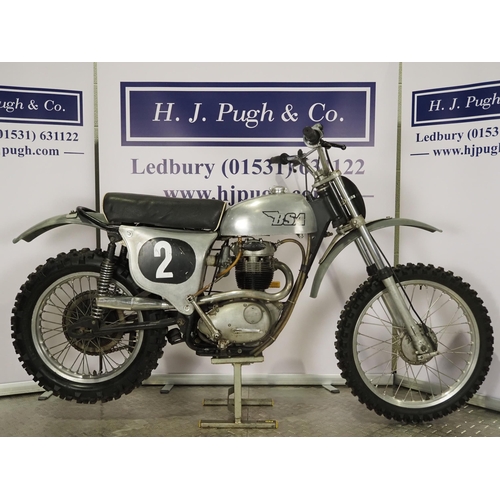 1061 - BSA Walker Victor trials motorcycle. 441cc
Engine turns over. Has been dry stored for many years. La... 