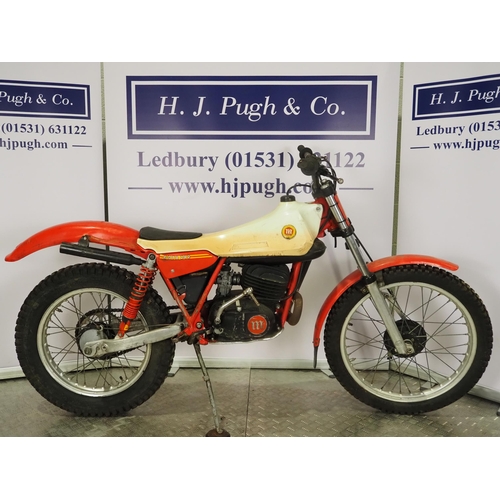 1062 - Montesa Cota 242 trials motorcycle. 1983/4
Engine turns over. Has been dry stored for around 4 years... 