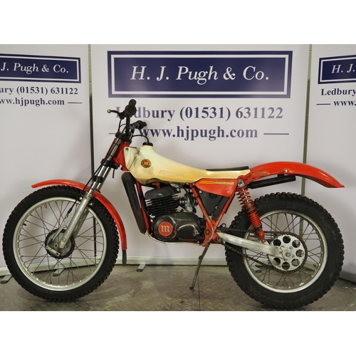 1062 - Montesa Cota 242 trials motorcycle. 1983/4
Engine turns over. Has been dry stored for around 4 years... 