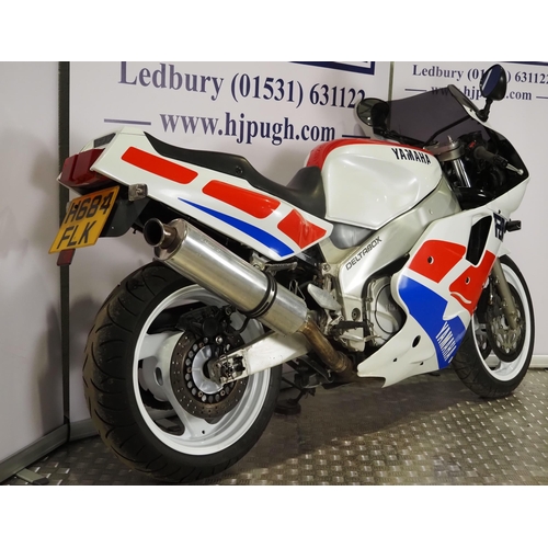 1065 - Yamaha FZR1000 exup motorcycle. 1990. 1002cc
Runs and rides. 
Reg. H684 FLK. V5. Key