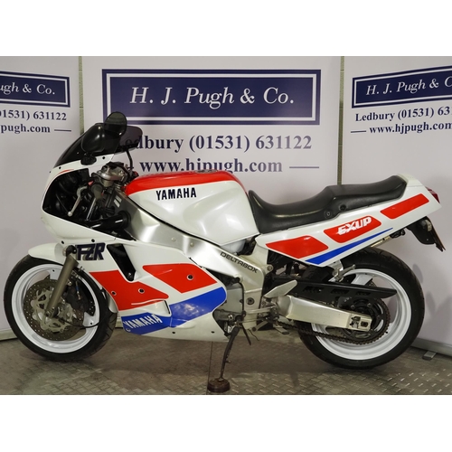 1065 - Yamaha FZR1000 exup motorcycle. 1990. 1002cc
Runs and rides. 
Reg. H684 FLK. V5. Key