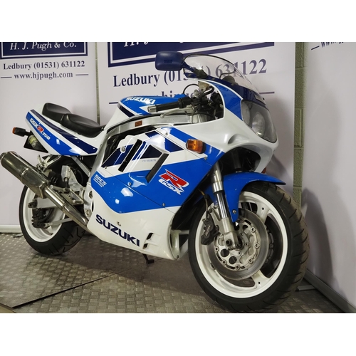 1066 - Suzuki GSXR750 motorcycle. 1991. 749cc
Runs and rides but has been on display for several years so w... 