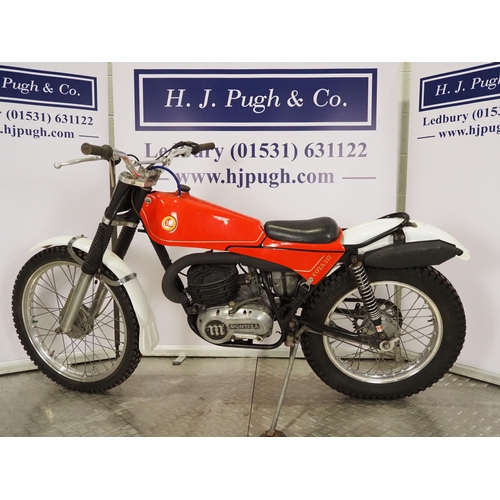 1070 - Montesa Cota 247 trials motorcycle. 1971. 247cc
Engine No. 21M25917
Engine turns over. Has been dry ... 