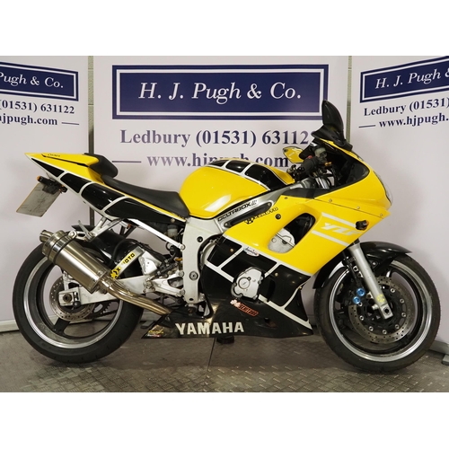 1078 - Yamaha YZF R6 motorcycle. 1999. 599cc
Runs and rides but has big engine noise, possibly big end. MOT... 