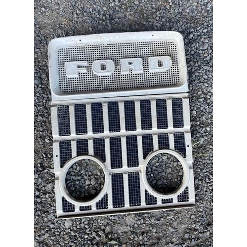 101 - Ford Force grille set