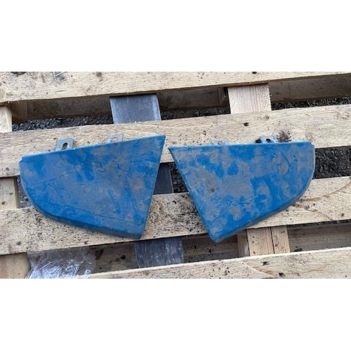 124 - Ford Q cab rear mudguard extensions