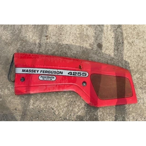 169 - Massey Ferguson 4255 R/H bonnet panel