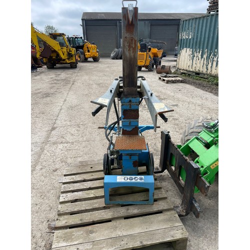 225 - 3 Point linkage hydraulic log splitter