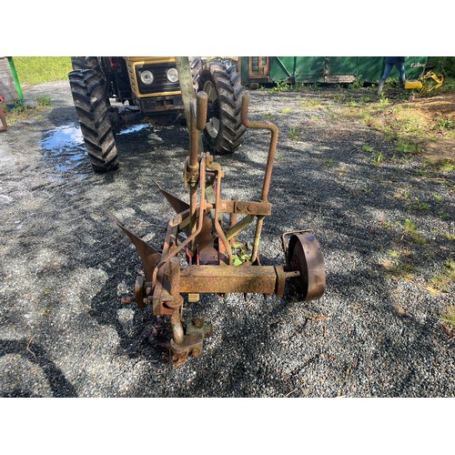 227 - Massey Ferguson 2 furrow plough