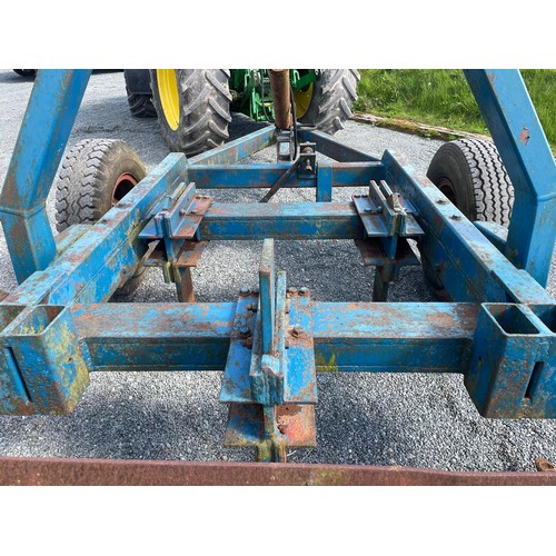 250 - 5 Leg trailed subsoiler, used with Cat D7