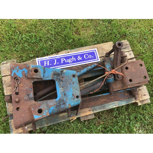 61 - Ford pick up hitch