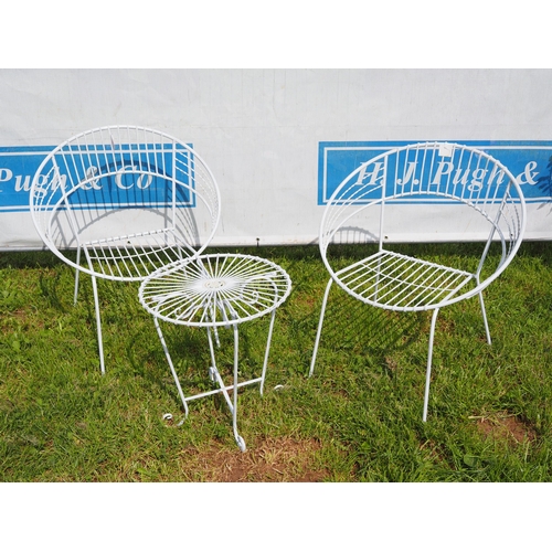 694 - Bistro garden table and 2 chairs