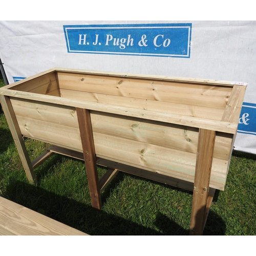 730 - Raised bed