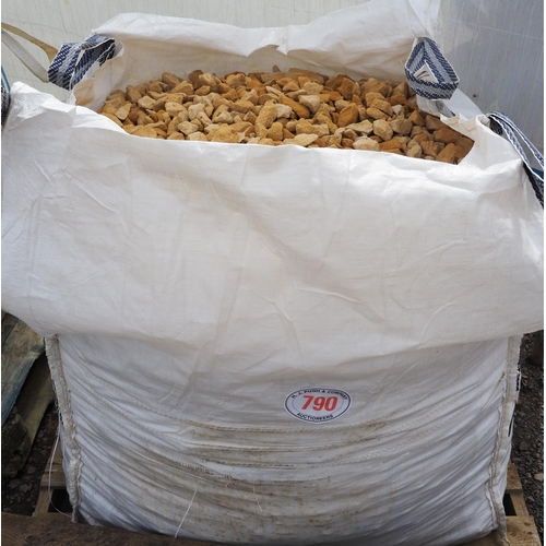 790 - Tote bag of Cotswold stone chippings