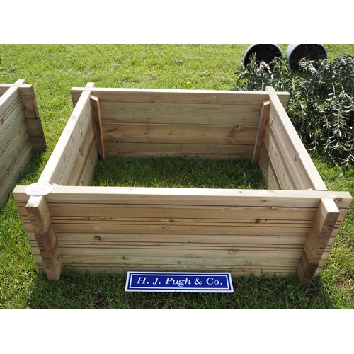 826 - Wooden raised bed 4x4ft