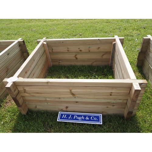 827 - Wooden raised bed 4x4ft