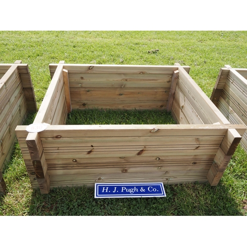 830 - Wooden raised bed 4x4ft