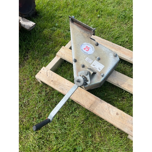 25 - 2000kg trailer winch