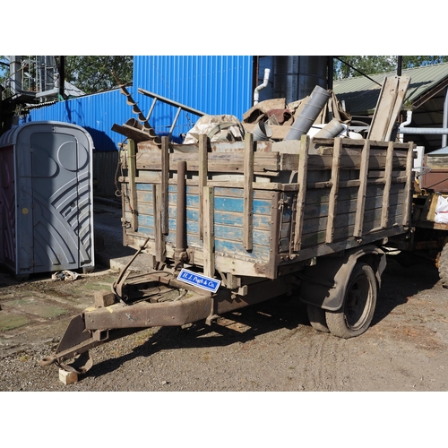 254 - 2 Wheeled trailer and quantity of grain piping