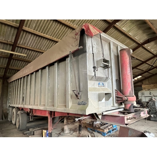 264 - Don-Bur artic bulker tri axle, aluminium body tipper trailer 33 ton with sheet. 1989. New rear door