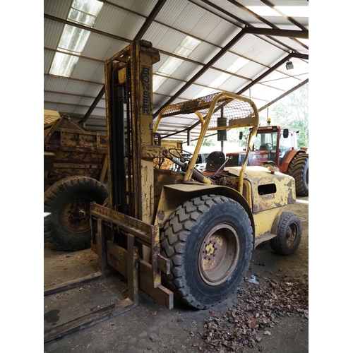 277 - Bonser fork lift. Runs and drives. Reg. Q329 VOE