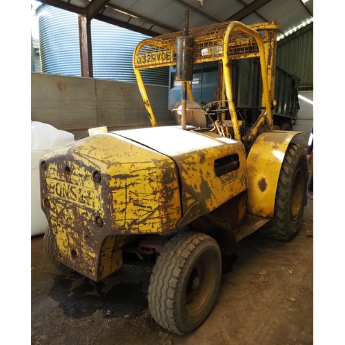 277 - Bonser fork lift. Runs and drives. Reg. Q329 VOE