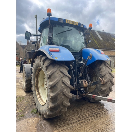 280 - New Holland T6080 4WD tractor. Runs and drives, MX900 front weights, front linkage, Trimble GPS FM-7... 