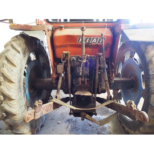 283 - Fiat 980 2WD tractor. Runs and drives. Front weights, showing 6070 hours. Supplied new to farm. Reg ... 